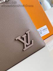 Louis Vuitton LV Takeoff Pouch Brown 30x22x5cm - 3