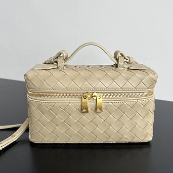 Bottega Veneta Vanity Case Crossbody Bag Beige 22x12.5x5cm