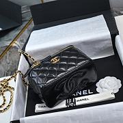 Chanel 24B Vanity Case Black Lambskin 19x9.5x8cm - 5