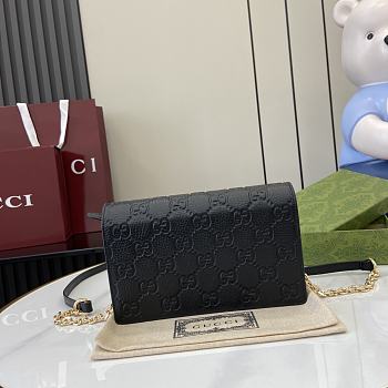 Gucci GG Emblem Super Mini Shoulder Bag Black 20x12.5x4.5cm