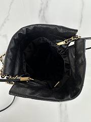 Chanel Mini 22 Handbag Black Caviar Gold 20x19x6cm - 4