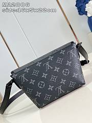 Louis Vuitton LV Pulse Wearable Wallet 22.5x16x5 cm - 5