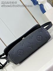 Louis Vuitton LV Pulse Bag Black G65 22.5x16x5cm - 5