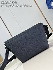 Louis Vuitton LV Pulse Bag Black G65 22.5x16x5cm - 2