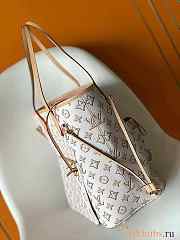 LV Neverfull Buci Box White MM Bag Size 32 x 28 x 14 cm - 2