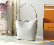 Louis Vuitton LV Flore Mahina Brume Grey 28 x 27 x 10 cm - 4