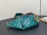 Louis Vuitton LV Bumbag Green 30x15x8cm - 4