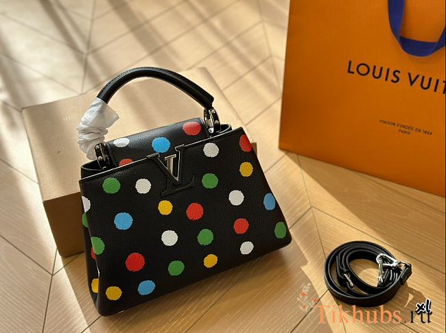 Louis Vuitton LV Capucines Black 27cm - 1