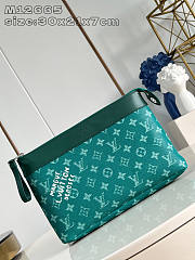 Louis Vuitton LV Pochette Voyage Souple Green 30x21x7.5cm - 1