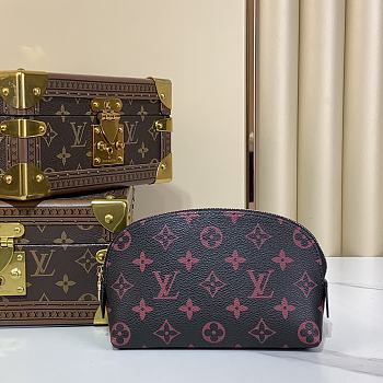 Louis Vuitton LV Pochette Cosmétique PM 19x12x6cm