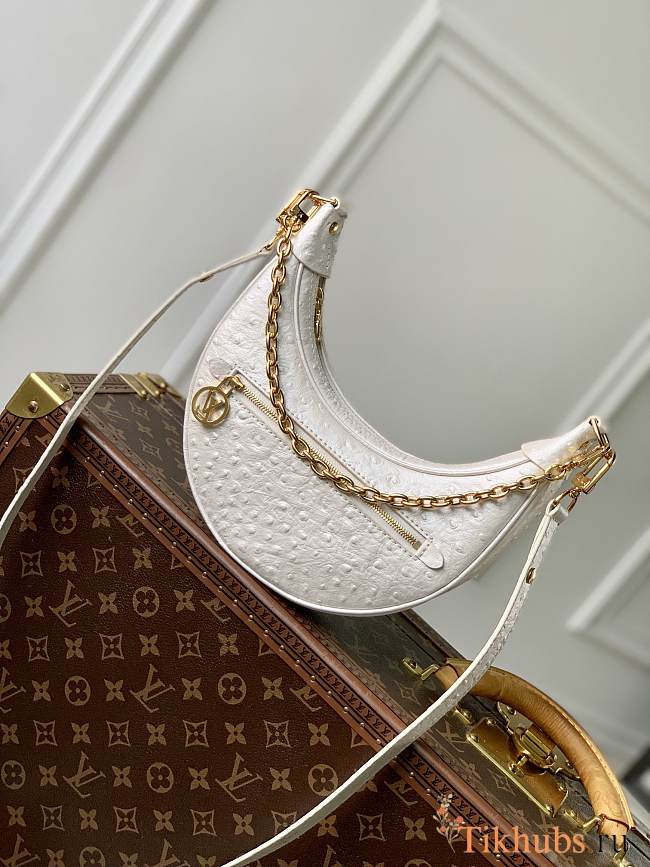 Louis Vuitton LV Loop PM White Ostrich 23x13x6cm - 1