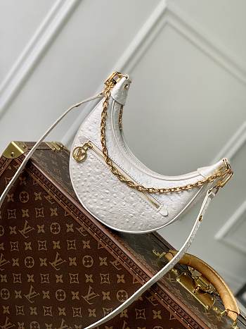 Louis Vuitton LV Loop PM White Ostrich 23x13x6cm