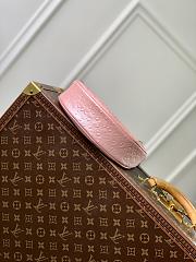 Louis Vuitton LV Loop PM Pink Ostrich 23x13x6cm - 3