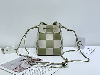 Bottega Veneta Cassette Bucket Green Bag 18x14x14cm