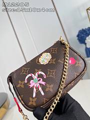 Louis Vuitton LV Mini Pochette Accessoires 15.5x10.5x4cm - 3