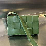 Bottega Veneta Cassette Green Shoulder Bag 23x15x5.5cm - 1