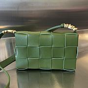 Bottega Veneta Cassette Green Shoulder Bag 23x15x5.5cm - 4