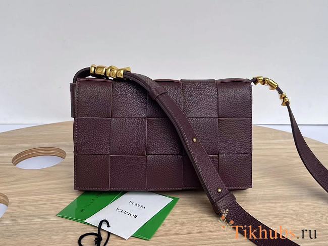 Bottega Veneta Cassette Burgundy Shoulder Bag 23x15x5.5cm - 1