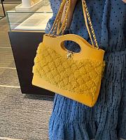 Chanel 23A Mini 31 Bag Yellow 22x23x5.5cm - 4