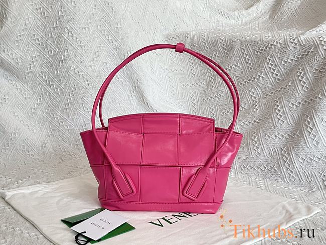 Bottega Veneta Arco Pink Bag 23x21x9cm - 1