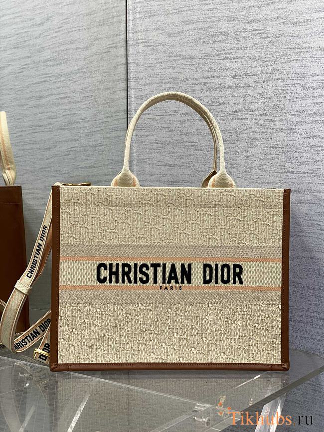 Dior Medium Book Tote Beige Dior Oblique Raffia 36x16x27cm - 1