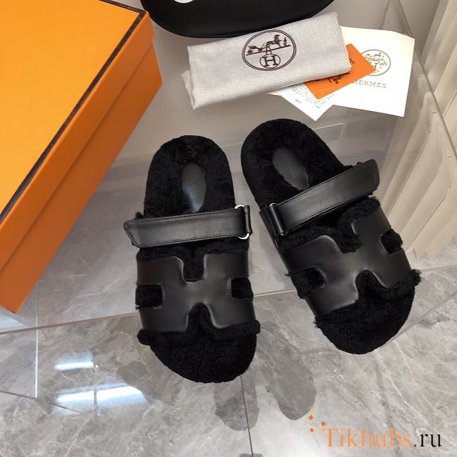 Hermès Chypre Sandals Shearling Black - 1