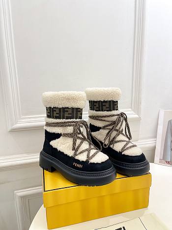 Fendi Apres Chic White Sheepskin Black Suede Boots