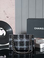 Chanel Flap Bag 11.12 Tweed Black Light Blue 25cm - 2