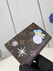 Louis Vuitton LV Lisa Wallet Monogram 9x11.5x1.5cm - 4