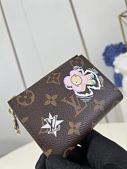 Louis Vuitton LV Lisa Wallet Monogram 9x11.5x1.5cm - 2