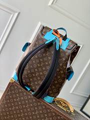 Louis Vuitton LV Christopher MM Gaston Blue 44x12.5x38cm - 4