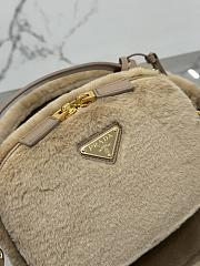 Prada ÉCru/noisette Odette Shearling Bag 19.5x13x6cm - 2