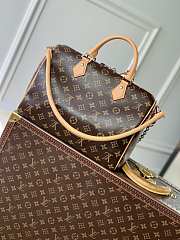 Louis Vuitton LV 57th Street NYC Speedy Soft 30 30x21x17cm - 5