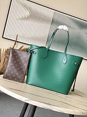 Louis Vuitton LV Neverfull MM Green Epi 31x28x14cm - 1