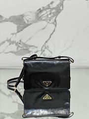 Prada Black Leather shoulder Bag 23x15x8.5cm - 1