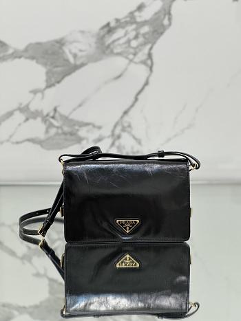 Prada Black Leather shoulder Bag 23x15x8.5cm