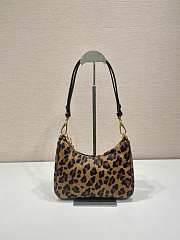 Prada Leopard Print Re-Edition Bag 22.5x18.5x6cm - 4