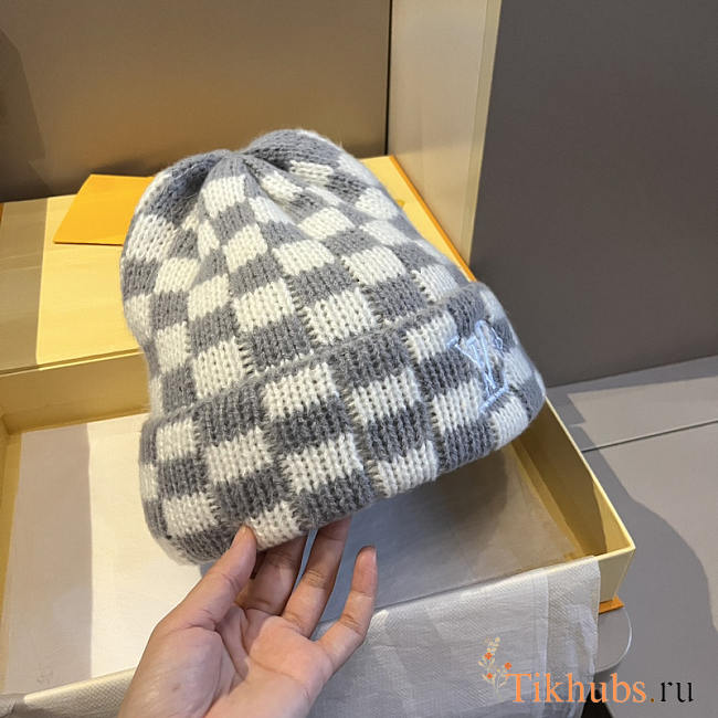 Louis Vuitton LV Crush Damoflage Pearls Beanie - 1