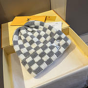 Louis Vuitton LV Crush Damoflage Pearls Beanie - 2