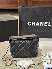 Chanel Black Lambskin Bag 20x15cm - 5