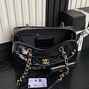 Chanel 24A Shiny Calfskin Shouder Bag Black 29x19x13cm - 4