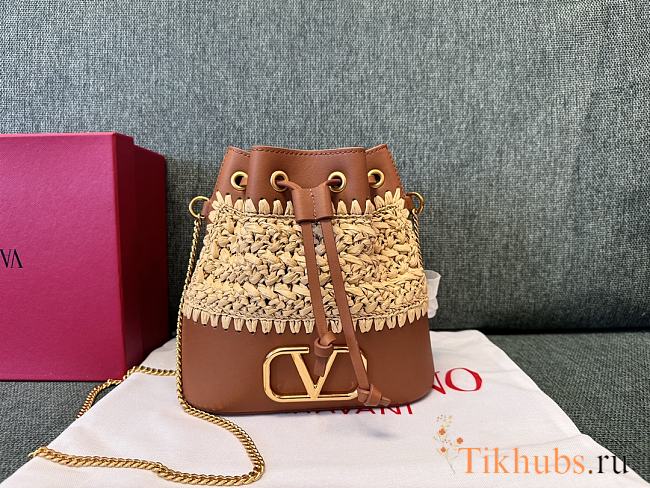 Valentino Garavani Raffia Vlogo Bucket Bag 20x17x8cm - 1