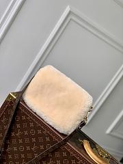 Louis Vuitton LV Sunset Bag Cream Wool 27x18x3cm - 2