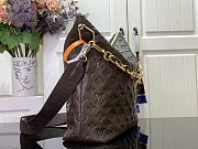 Louis Vuitton LV Coussin Hobo MM Chocolat 38x33x10cm - 5