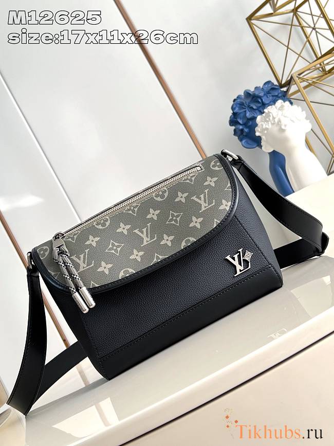 Louis Vuitton LV Pulse Messenger Khaki Black 26.6x17x11cm - 1