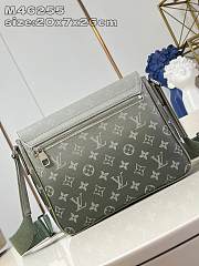 Louis Vuitton LV District PM Khaki Green 26x20x7cm - 5