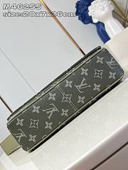 Louis Vuitton LV District PM Khaki Green 26x20x7cm - 4