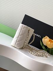 Chanel Classic Clutch With Strap White Caviar 20x11x9cm - 4