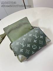 Louis Vuitton LV Steamer Wearable Wallet Khaki Green 18x11x6.5cm - 3