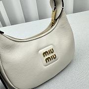 Miu Miu Shoulder Bag White Leather 17x15.5x5.5cm - 2